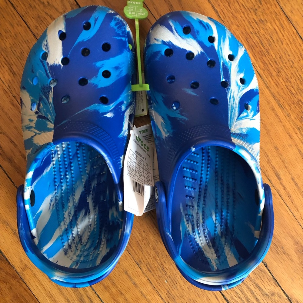 Brand new size 7/9 Crocs. Already have the same pair.